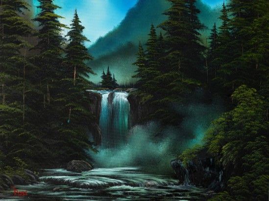 Wasserfall, der sich zwischen dunklen Tannen, in einen Fluss ergie&szlig;t, im Hintergrund Berge